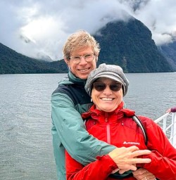 guests in Milford Sound KC16MAR27