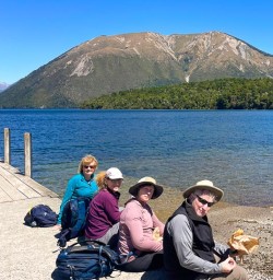 guests in Nelson Lakes National Park GE16FEB26