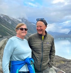 guests in aoraki mt cook national park PS09FEB26