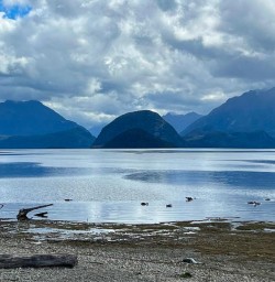 guests in milford sound GE16MAR26