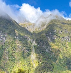 guests in milford sound GW17FEB26