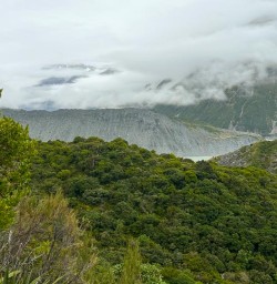 guests in mt cook national park MP16FEB26