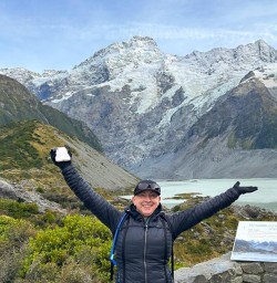 guests in mt cook national park PS06APR26