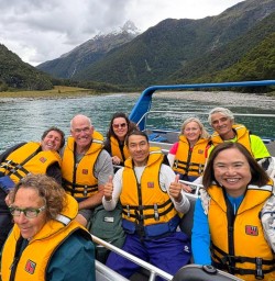 guests jet boat in mt apsiring national park PS29DEC25