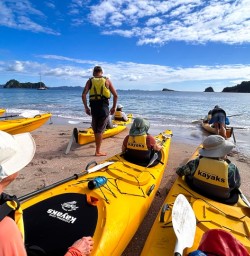 guests kayak Cathedral Cove SN17FEB26