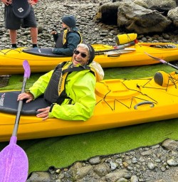 guests kayak in Milford Sound PS03NOV25