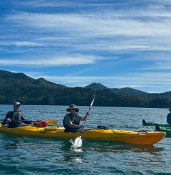 guests kayak in Queen Charlotte soudn group trip MP24NOV25