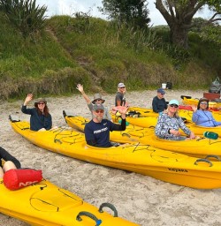 guests kayaking Cathedral Cove SN13JAN26