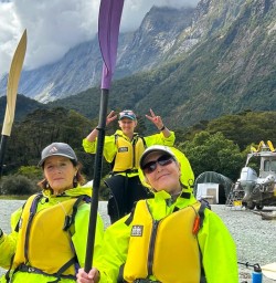 guests kayaking Milford Sound PS09MAR26