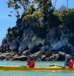 guests kayaking in Abel Tasman NAtional Park KC10NOV25