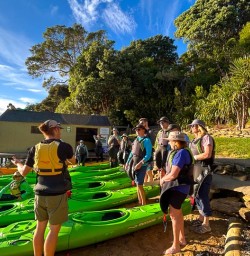 guests kayaking in Queen Charlotte Sound RM09MAR26