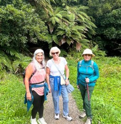 guests on Krangahake Window Walk SN17FEB26