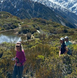 guests on Red Tarns hike Aoraki National Park PS27OCT26