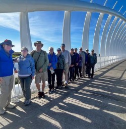 guests on the Te Rewa Rewa Bridge Walk GN03NOV25