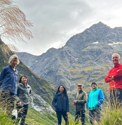guests on the milford track PS09FEB26