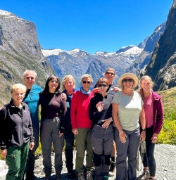 guests on their way to Milford Sound MP01DEC25