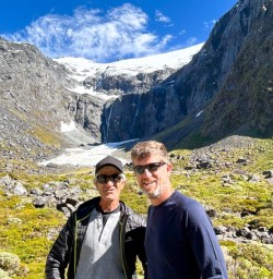 guests on their way to milford sound fiordland national park PS29DEC25