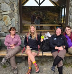 guests on their way to mt cook national park GE16MAR26