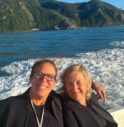 guests swim with dolphin sin kaikoura MP01DEC25