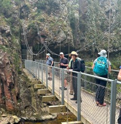 guests walk Karangahake Windows Walk SN06JAN26