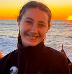 guide Chloe dolphin swim in Kaikoura MP02FEB26