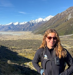guide Maddy in Aoraki Mt Cook National Park PS10NOV27