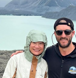 guide Tim and guest in Mt Cook NAtional Park RM17NVO25