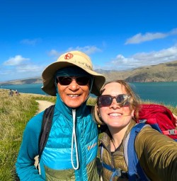 guide Toni and guest exploring South Island RM09MAR26