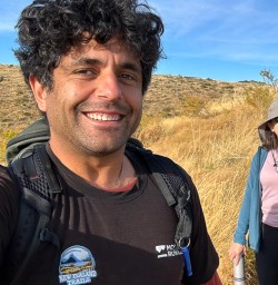 guide udi and guests hike mackenzie country MP23MAR26
