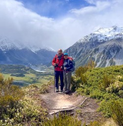 guided hike in Mt Cook National park PS22DEC25