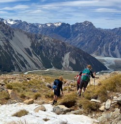 guided hike mt cook national park KC24NOV25
