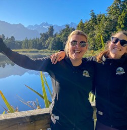 guides Jess and Georgia Lake Matheson