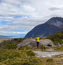 happy guest in Mt Cook National Park PS29DEC25