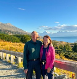 happy guests at Lake Pukaki RM09MAR26