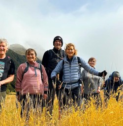 happy guests explore Siberia Valley GE16MAR27