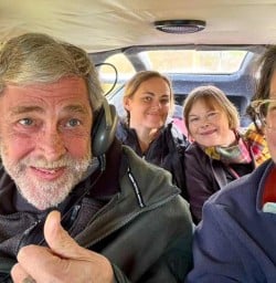 happy guests fly into Siberia Valley PS23MAR27