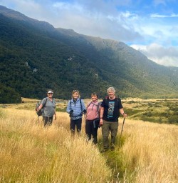 happy guests hike Siberia VAlley GE16MAR27