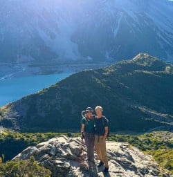 happy guests in mt cook national park KC16MAR26
