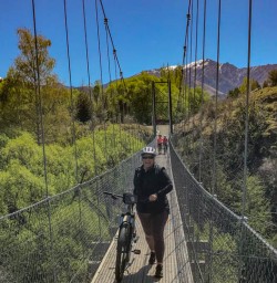 Happy guests on Arrowtown bike trip