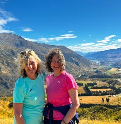 happy guests travel to Wanaka PS02MAr26