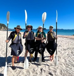 kayak group trip Cathedral Cove SN04NOV25