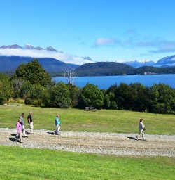 lake manapouri walking