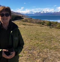 Guest at Lake Pukaki with Aoraki Mount Cook in the background, Canterbury New Zealand