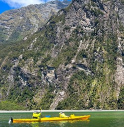milford sound kayaking PS01DEC25