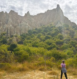 omarama clay cliffs PS09FEB26