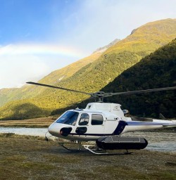  our guests on heli flight Siberia Valley GE16MAR27