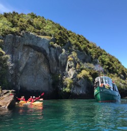Summer kayaking lake taupo4