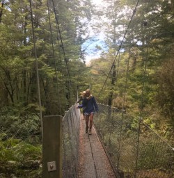 Swing bridge on the Kepler high fives
