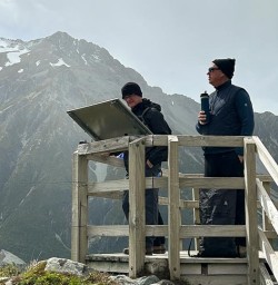 two guests in Mt Cook NAtional Park PS10NOV26