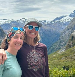 two happy guests in Milford Sound PS29DEC25